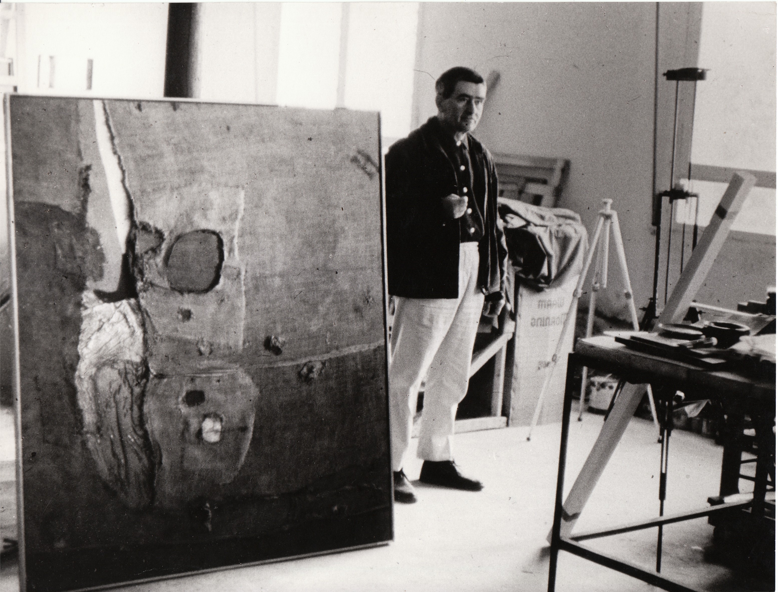 Atelier di Alberto Burri. Roma, 1967. Foto di Giuseppe Loy
