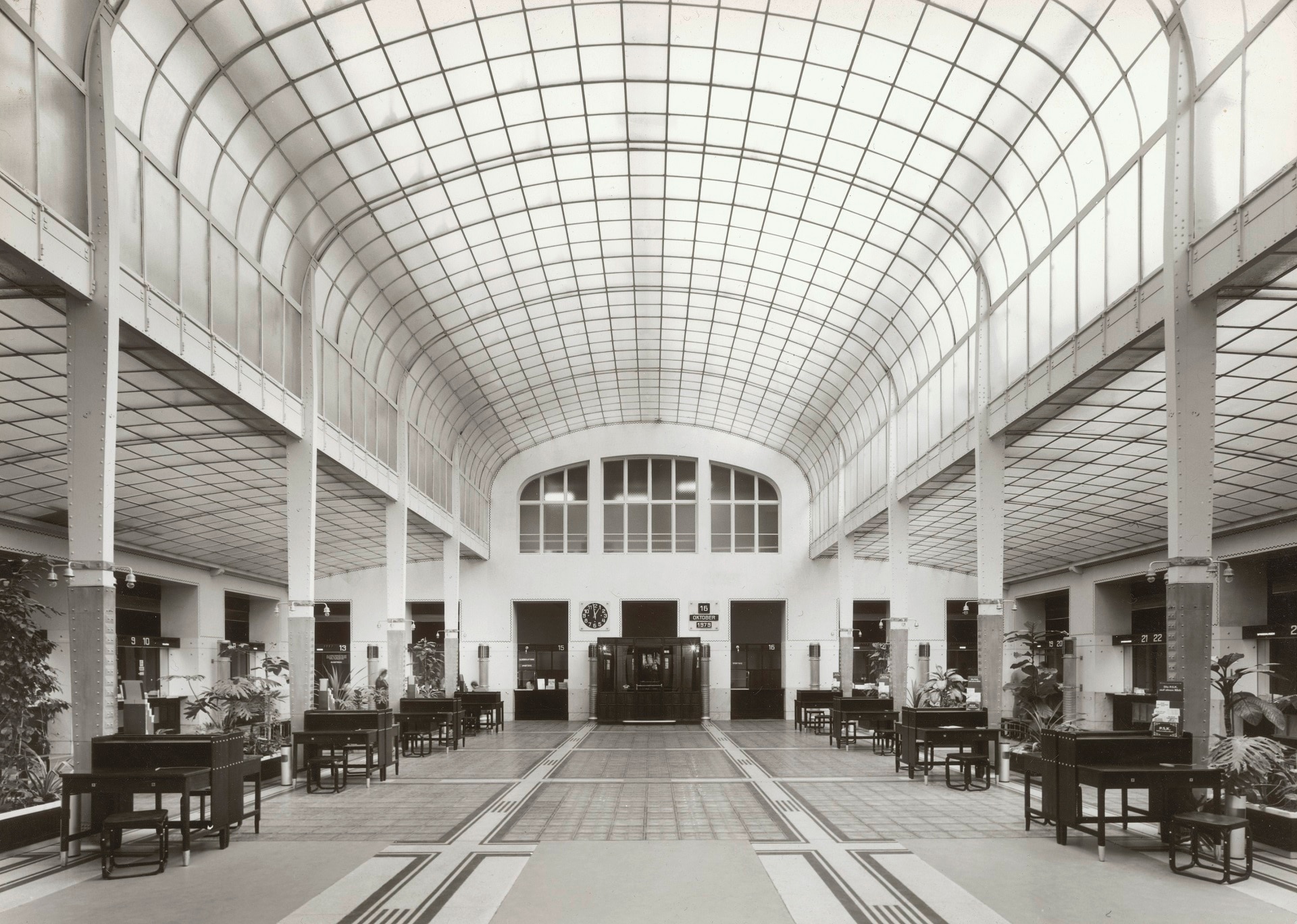 Otto Wagner, Cassa di Risparmio postale, salone interno con volta vetrata, Vienna, 1903-1912